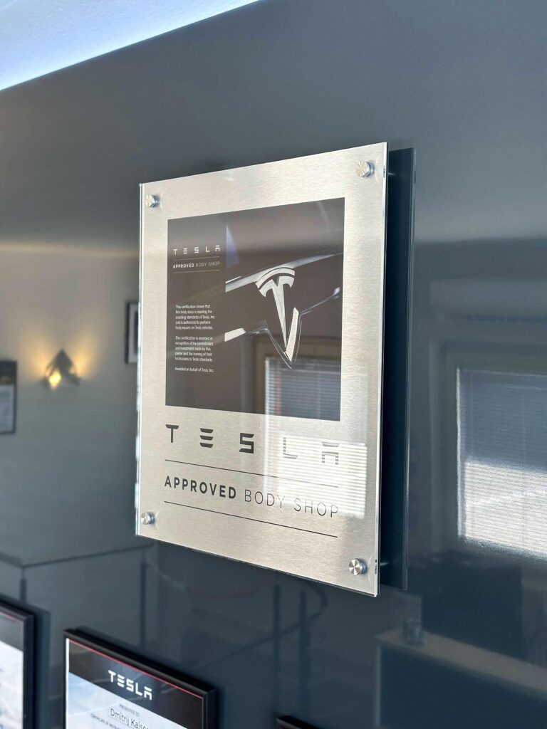 LZD-Lackzentrum-Dormagen-Tesla-Body-Shop-Foto-2