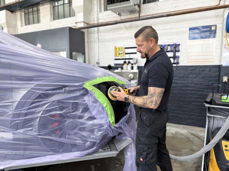 LZD-Lackzentrum-Dormagen-Tesla-Smart-Repair-Foto-3